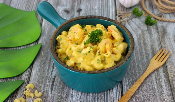 Pasta con queso y camarones al vino